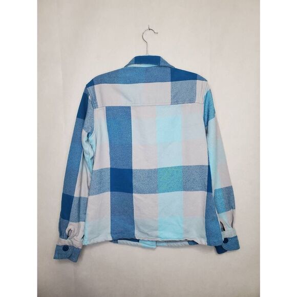 Cabela's Women's Blue and Grey Plaid Button Up Flannel Shacket Farm Chores Cozy - Picture 5 of 8